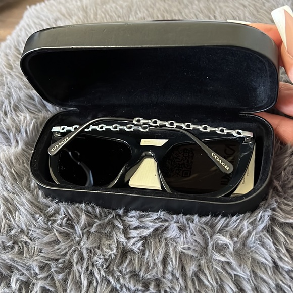 Coach sunglasses they are in great condition. I only worn them 5 times out 💜 - Picture 2 of 3